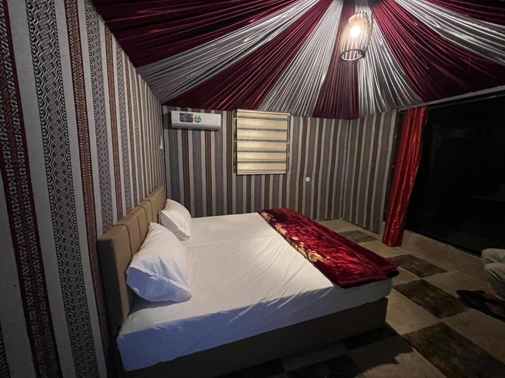 Scarlet Luxury Camp 瓦迪拉姆 外观 照片