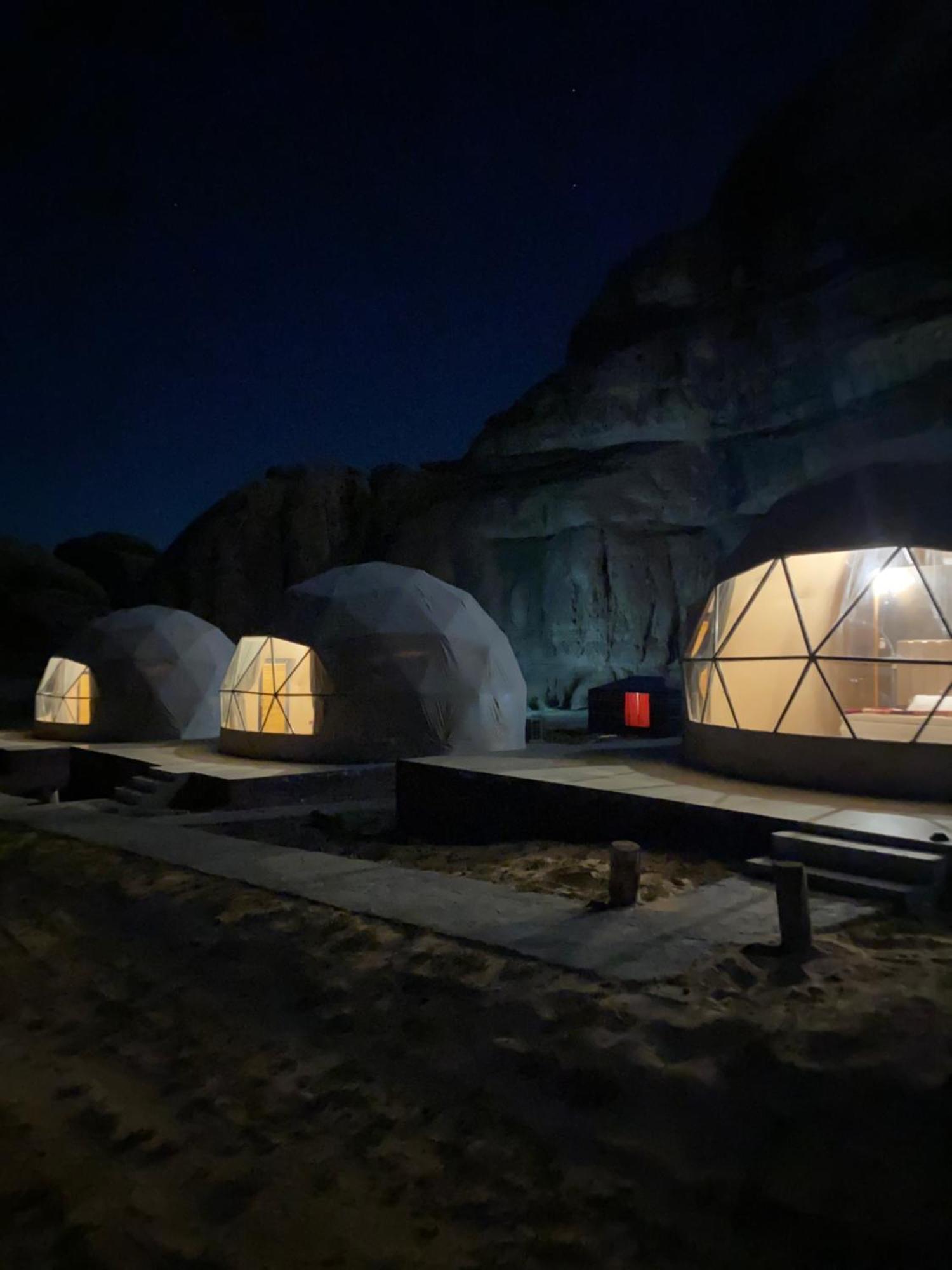 Scarlet Luxury Camp 瓦迪拉姆 外观 照片