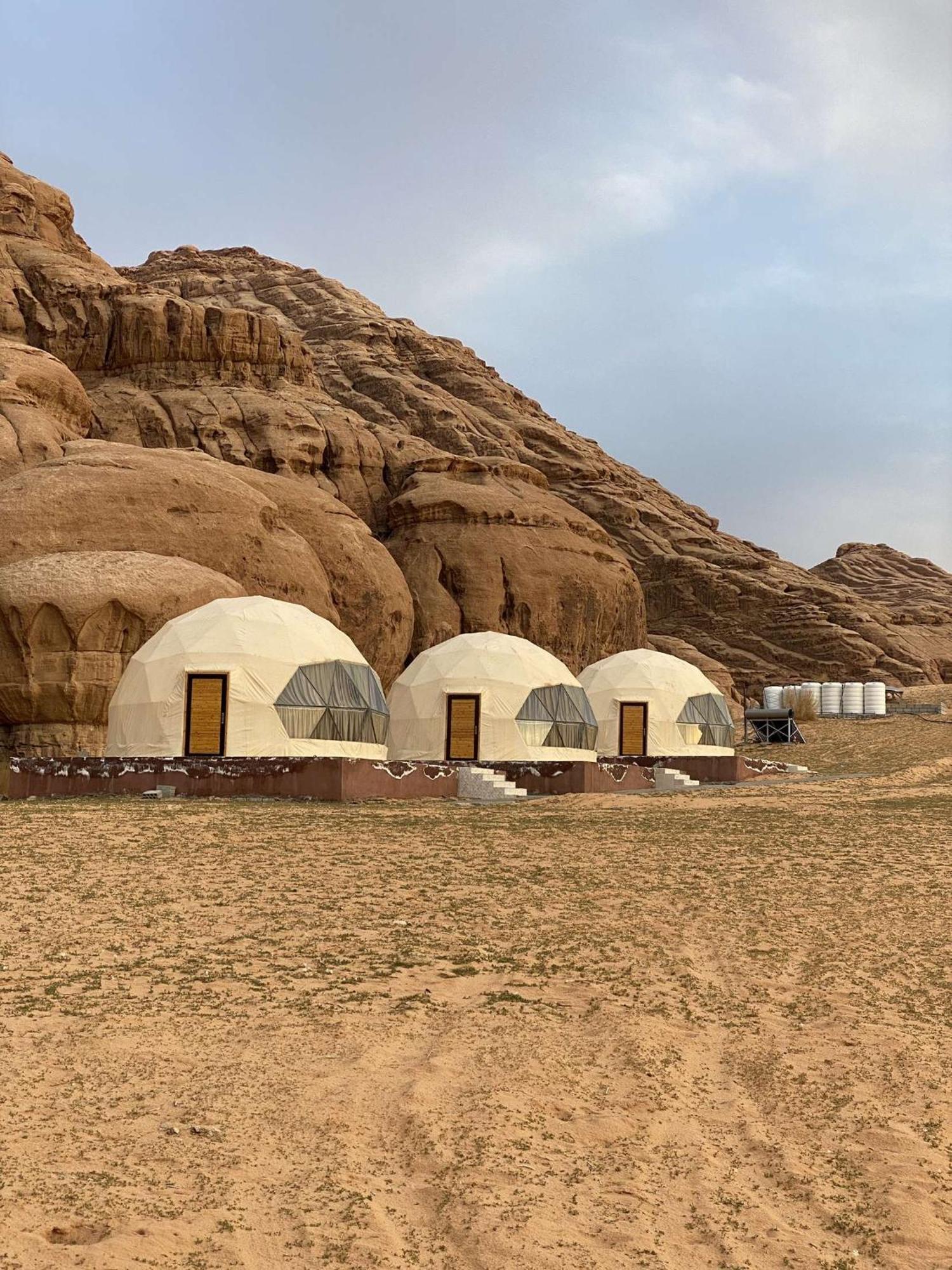Scarlet Luxury Camp 瓦迪拉姆 外观 照片