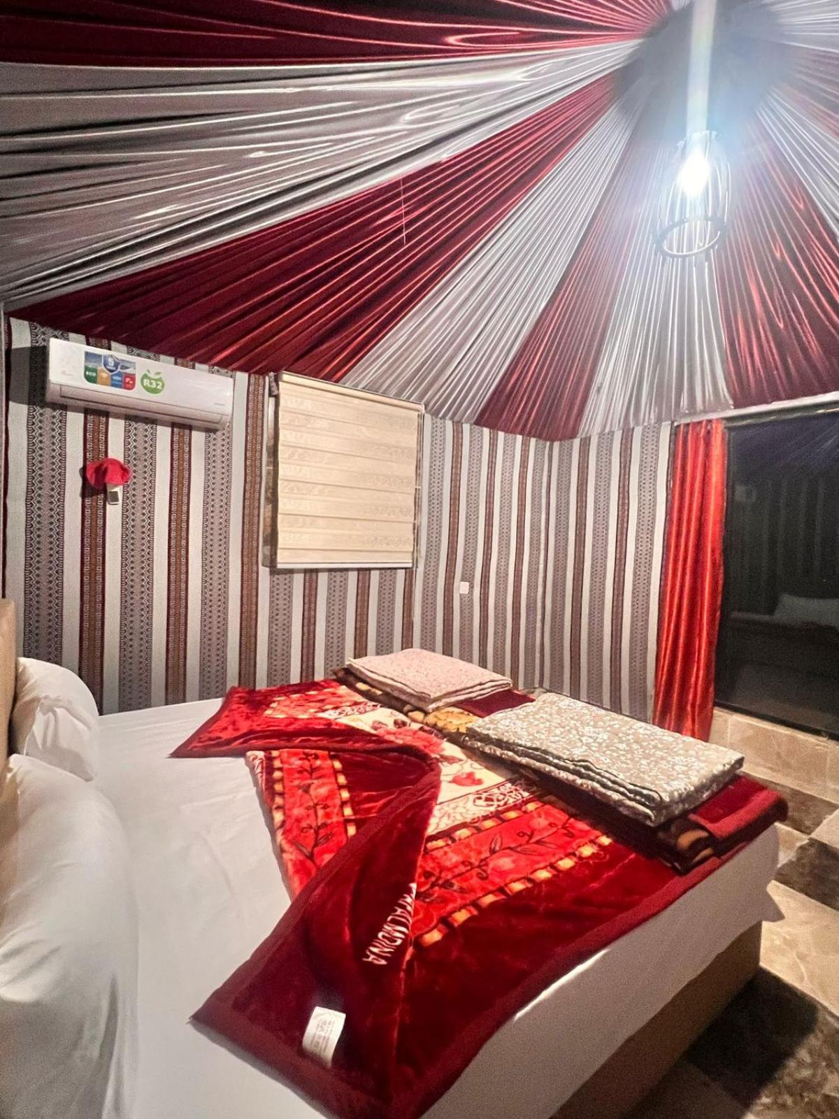 Scarlet Luxury Camp 瓦迪拉姆 外观 照片