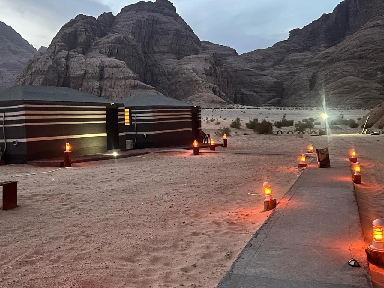 Scarlet Luxury Camp 瓦迪拉姆 外观 照片