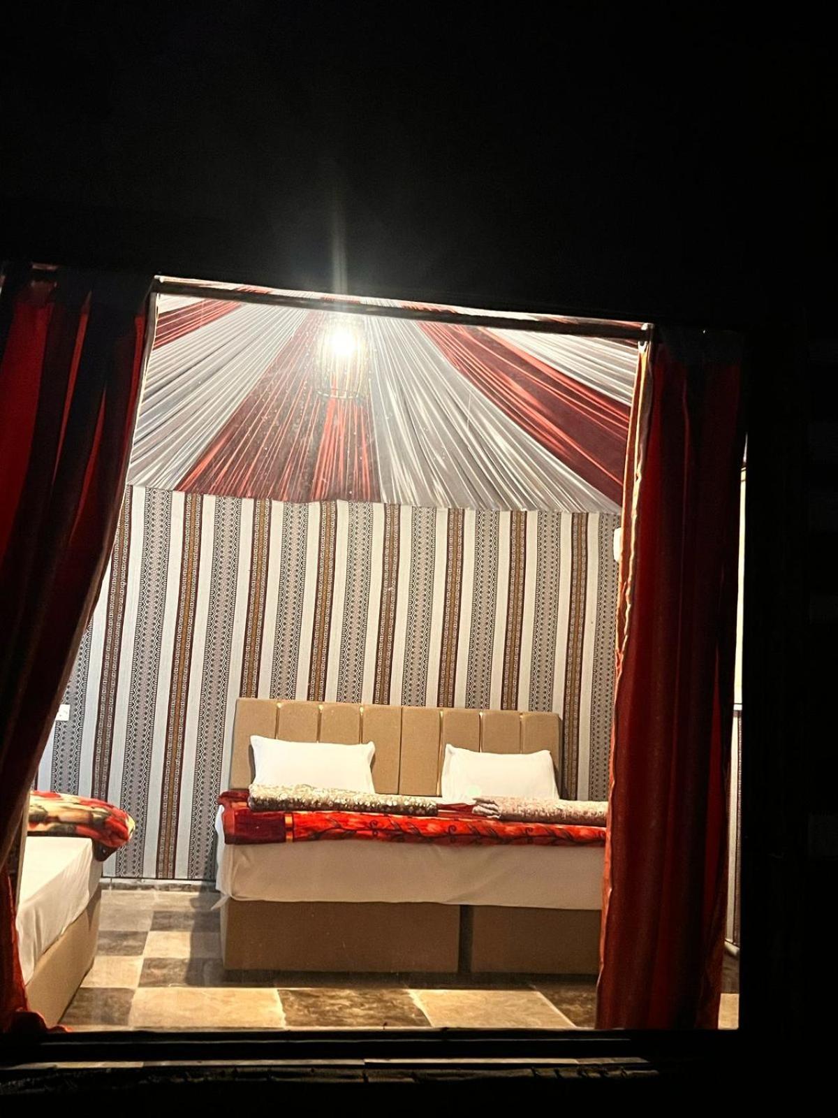 Scarlet Luxury Camp 瓦迪拉姆 外观 照片